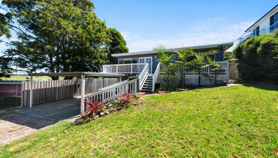 Picture of 11 Ocean View Parade, LAKES ENTRANCE VIC 3909