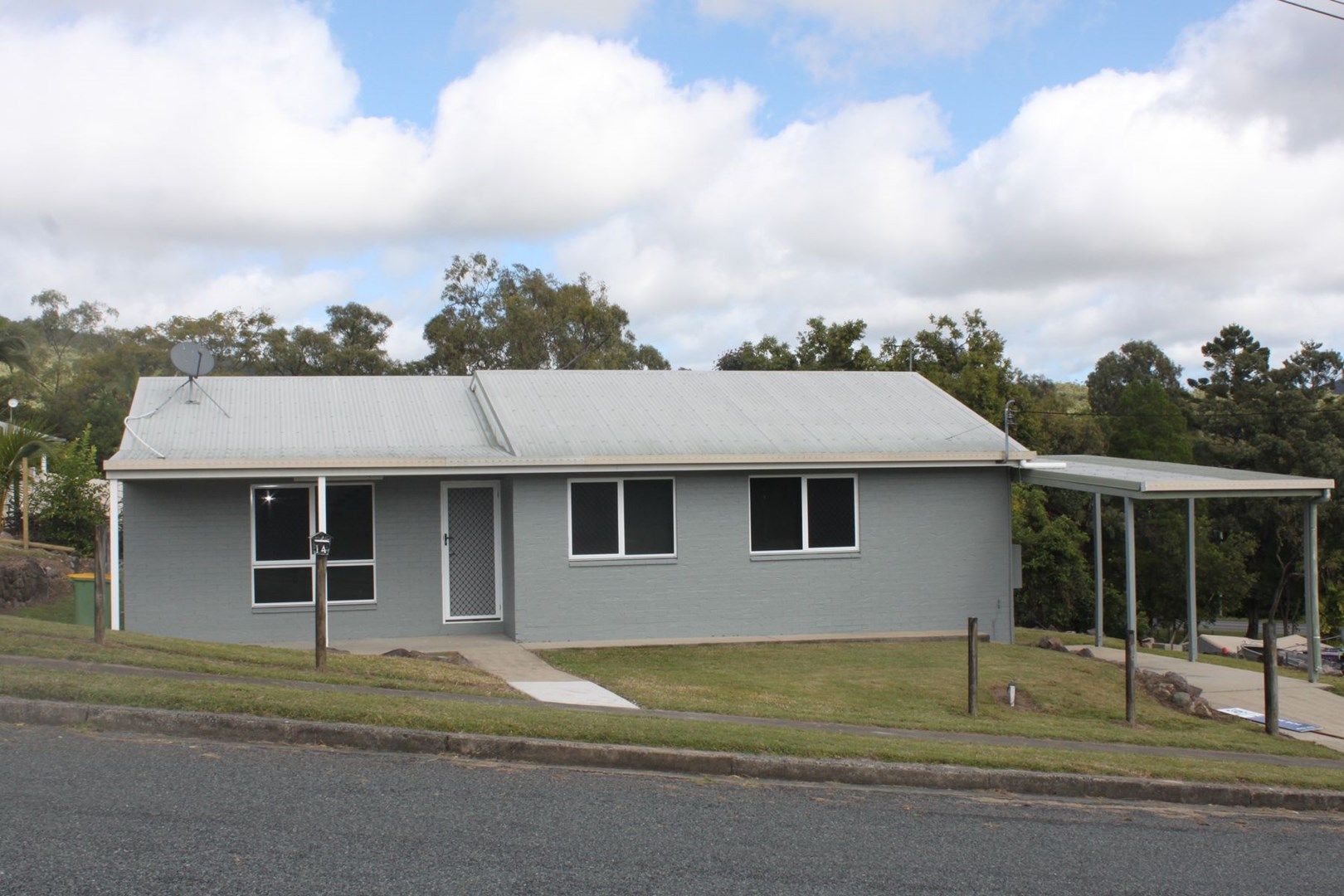 3 bedrooms House in 14 Utah Avenue SARINA QLD, 4737