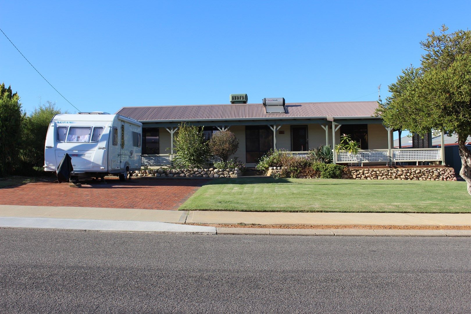 15 Pickering Drive, Dongara WA 6525, Image 0