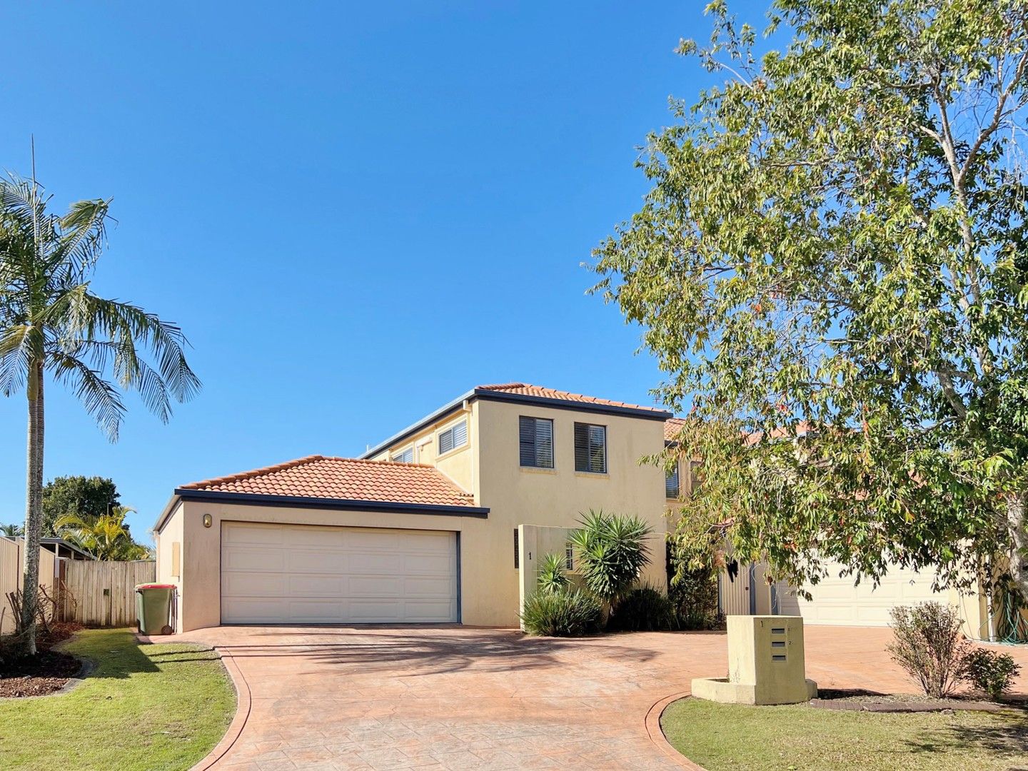 4 bedrooms Duplex in 1/1 Birch Street MOUNTAIN CREEK QLD, 4557