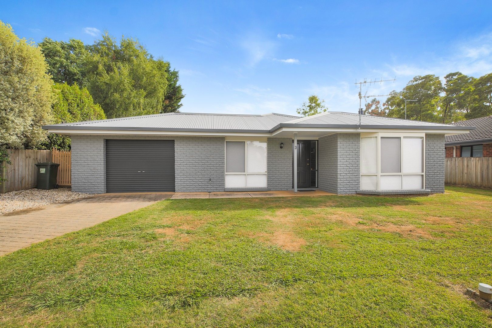 3 Ellen Close, Warragul VIC 3820 House For Rent 450 Domain