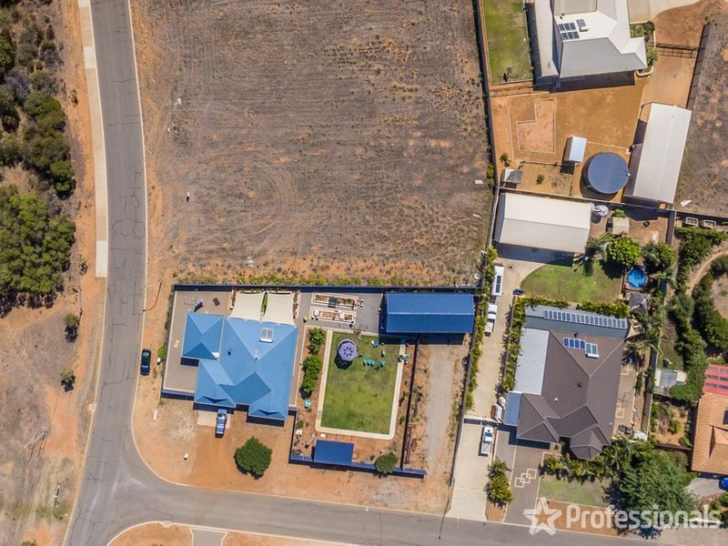 36 Honeysuckle Boulevard, Woorree WA 6530, Image 2