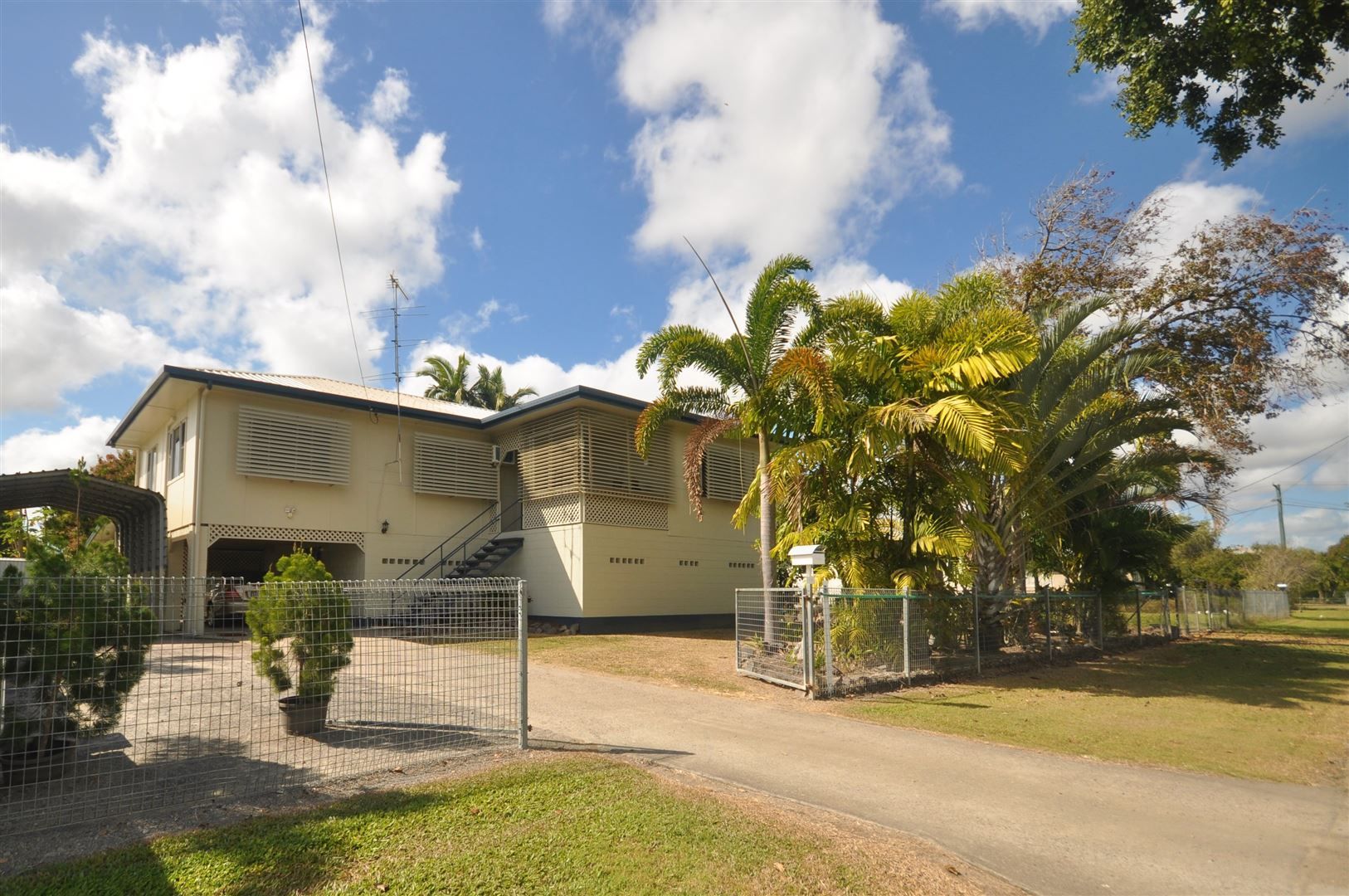 3 bedrooms House in 42 Dutton Street INGHAM QLD, 4850