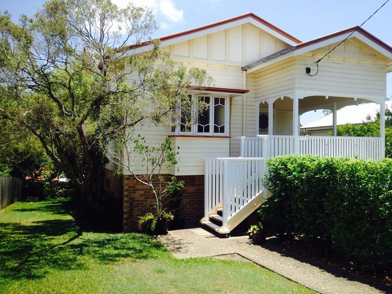2 bedrooms House in 8 Rossmore Avenue COORPAROO QLD, 4151