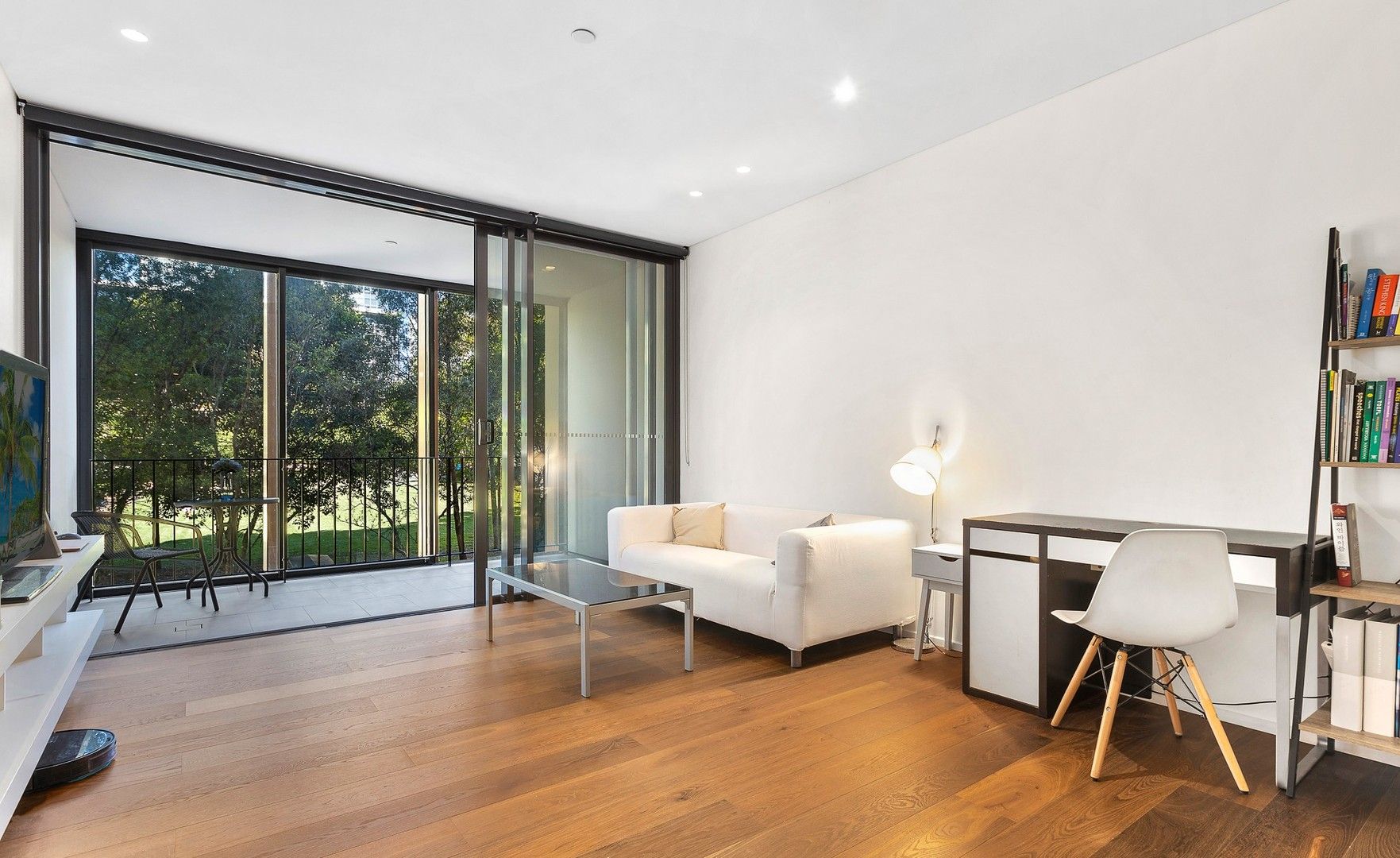 1 bedrooms Apartment / Unit / Flat in 103/8 Central Park Avenue CHIPPENDALE NSW, 2008