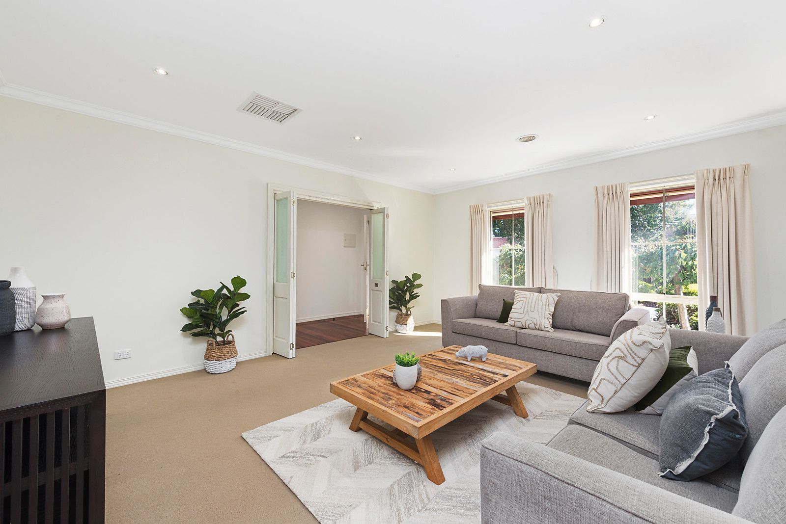 2/5 Dewrang Crescent, Blackburn VIC 3130, Image 1