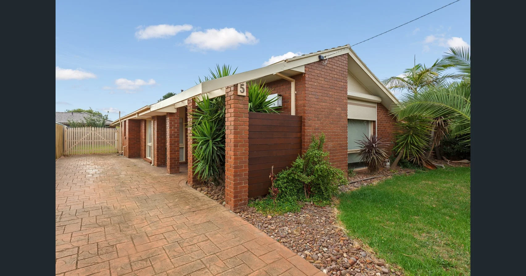 Primary image of 5 Bouverie Place, Epping VIC 3076