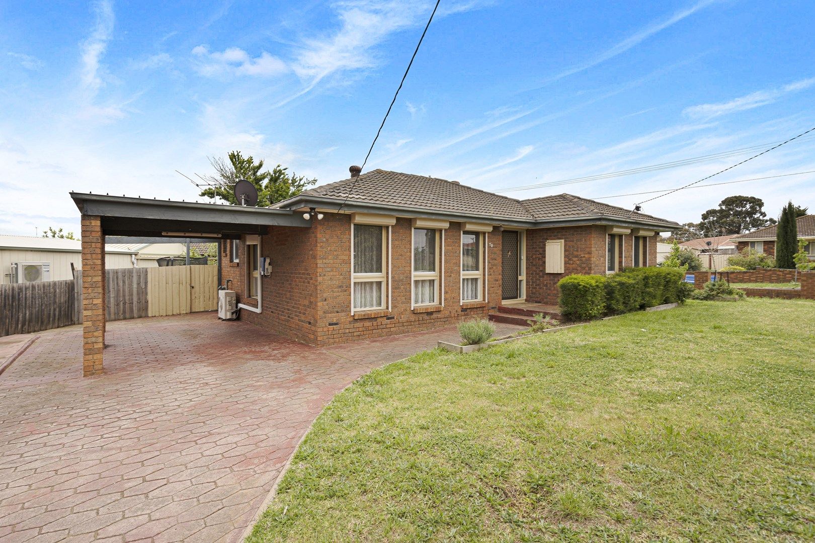 3 bedrooms House in 70 Wintersun Drive ALBANVALE VIC, 3021