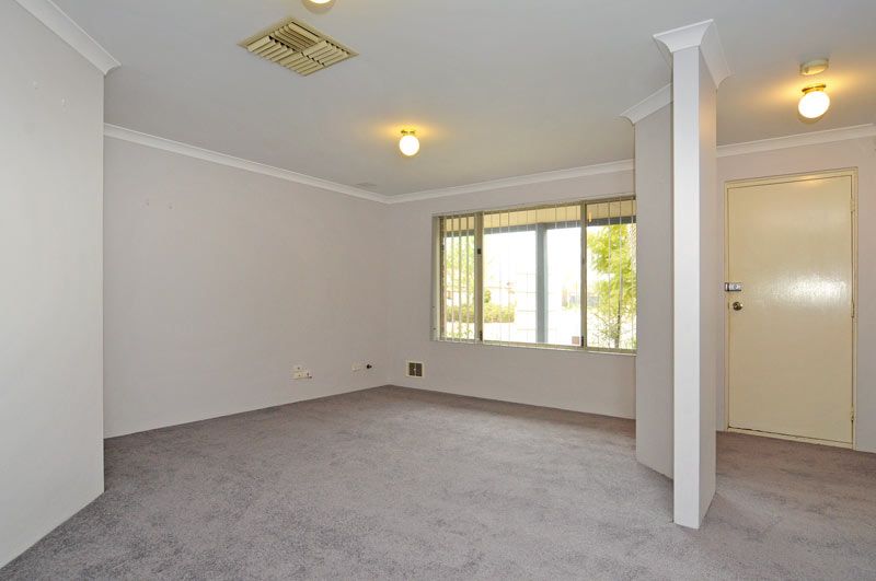 7 Courtland Crescent, Redcliffe WA 6104, Image 1