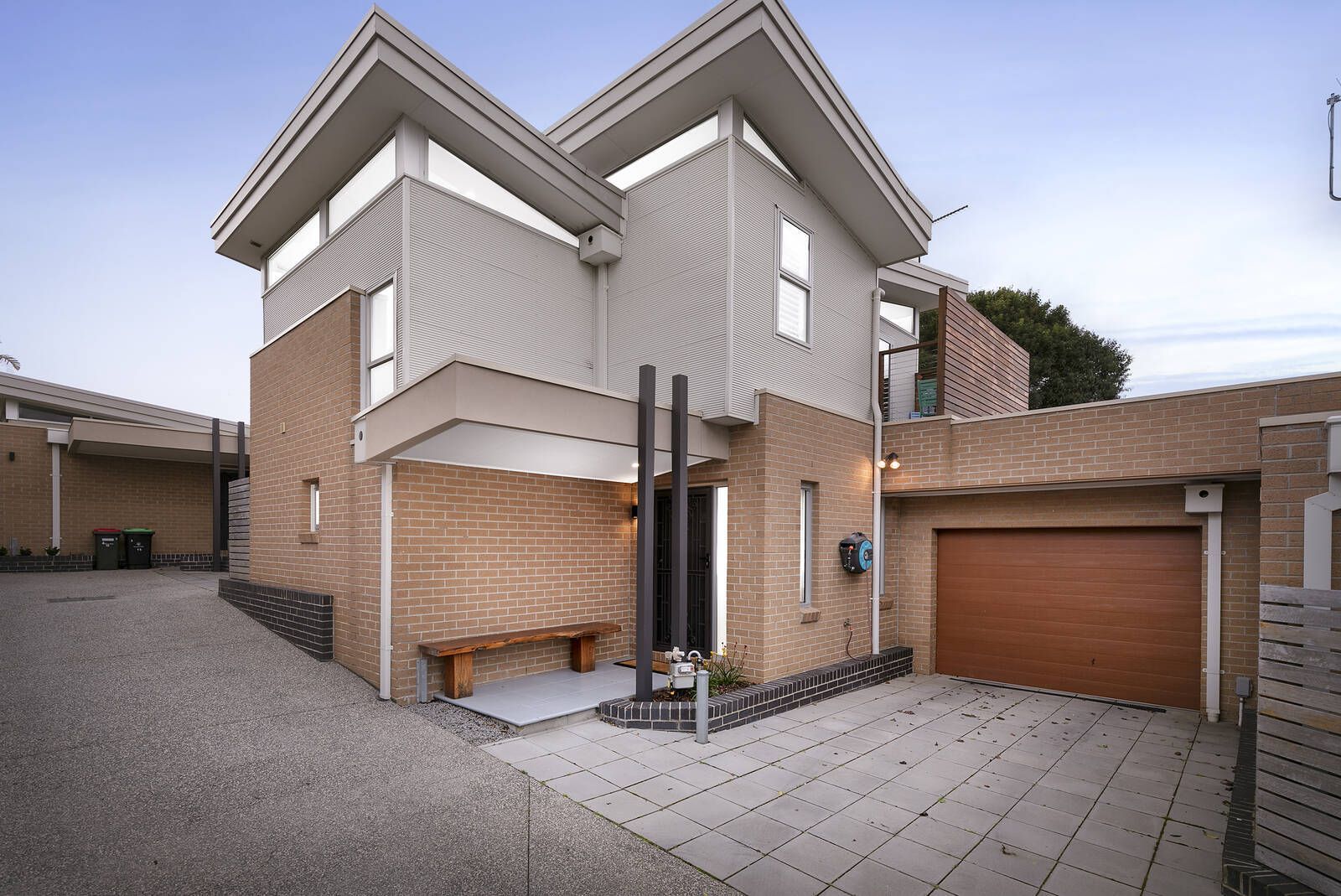 2/15 Esmale Street, Strathmore VIC 3041, Image 0