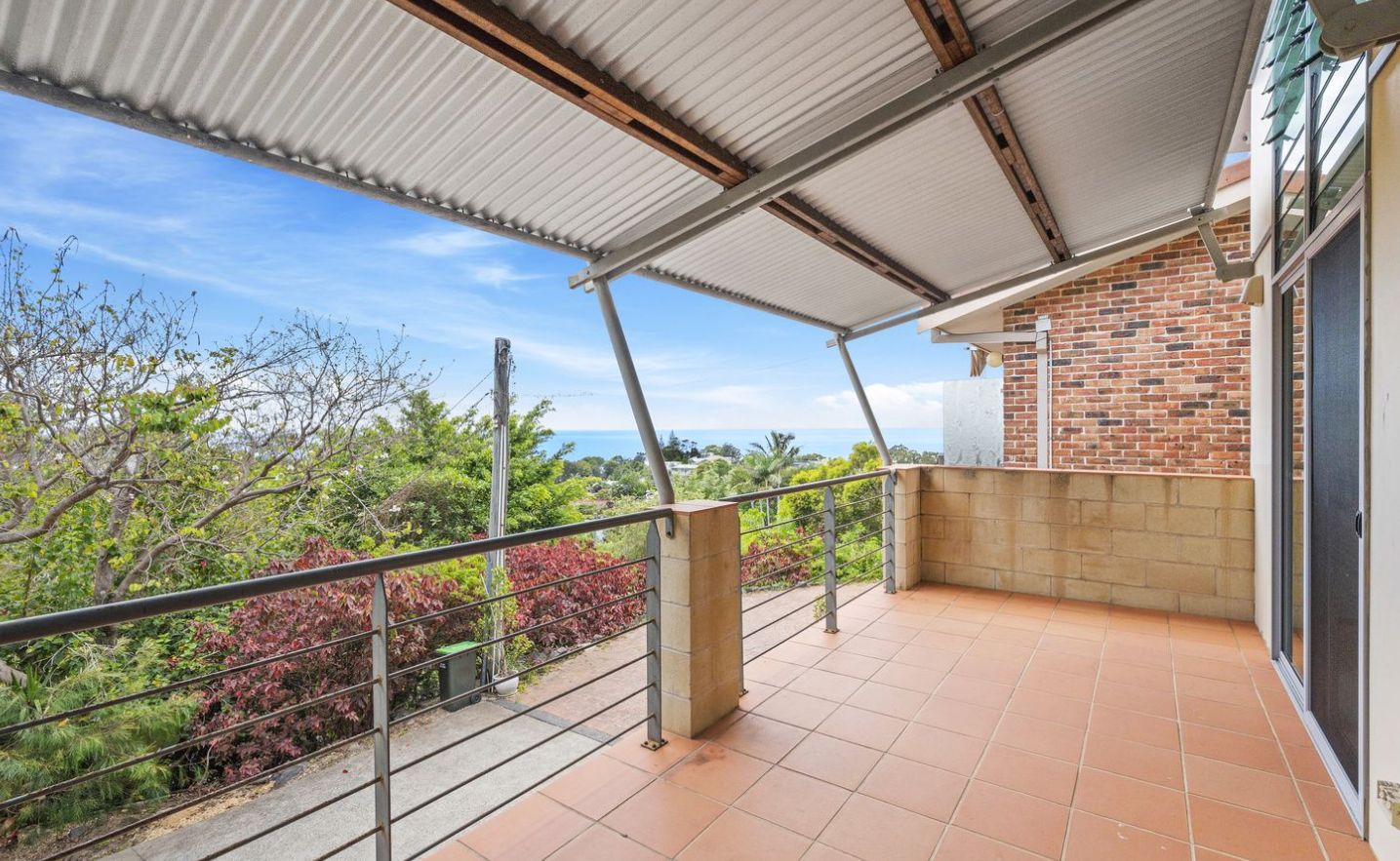 1 bedrooms Studio in 34A Parkes Drive KORORA NSW, 2450