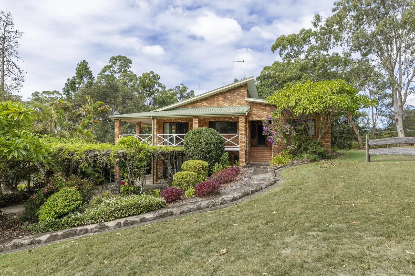 2324 Armidale Road, Blaxlands Creek NSW 2460