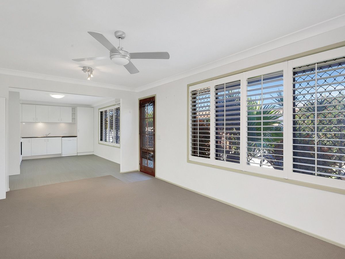 1/4 Cotinga Crescent, Burleigh Waters QLD 4220, Image 1