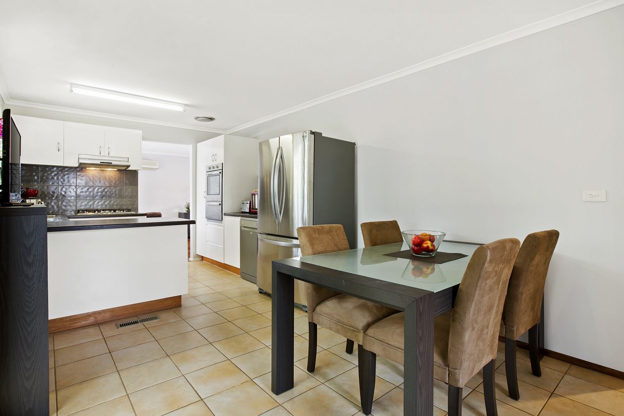 2/34 Hedge End Road, Nunawading VIC 3131, Image 2