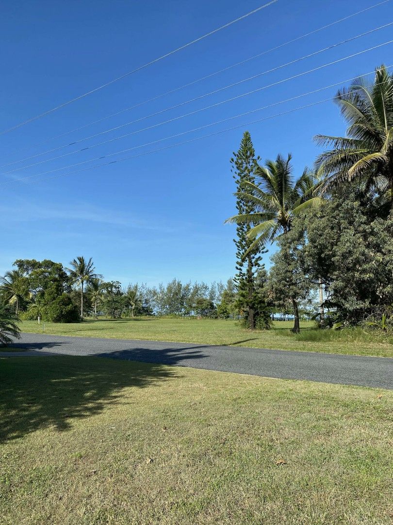 77 Taylor St, Tully Heads QLD 4854, Image 2