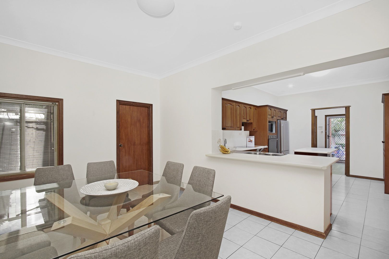 3 Wiggins Avenue, Beverly Hills NSW 2209, Image 2