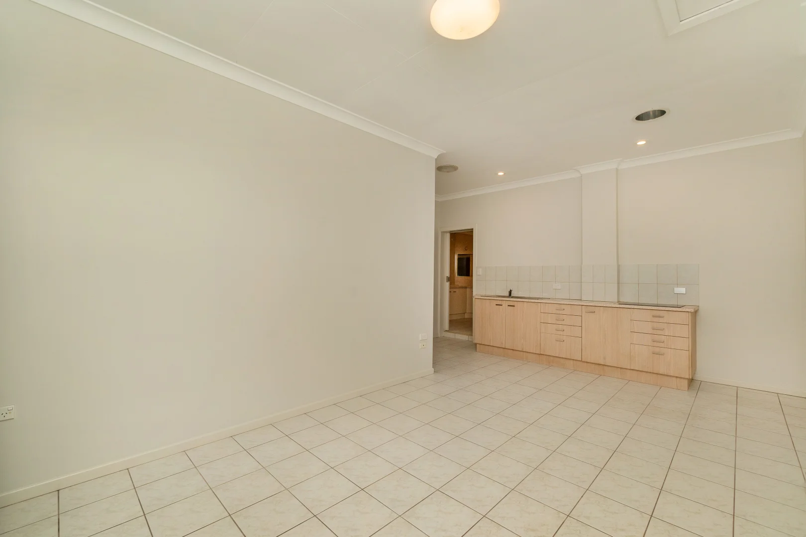 Additional image 4 of 48A Slatyer Avenue, Bundall QLD 4217