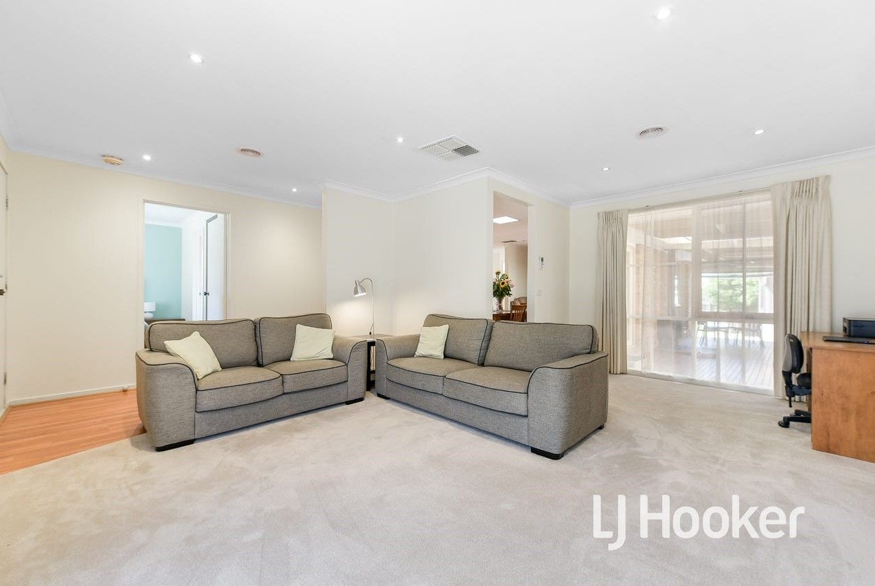 18 Amber Drive, Hampton Park VIC 3976, Image 1