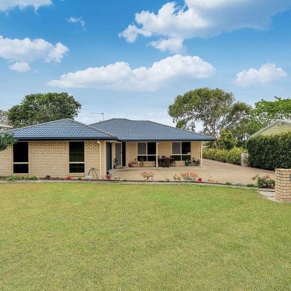 4 bedrooms House in 24 Bruce Street TORQUAY QLD, 4655
