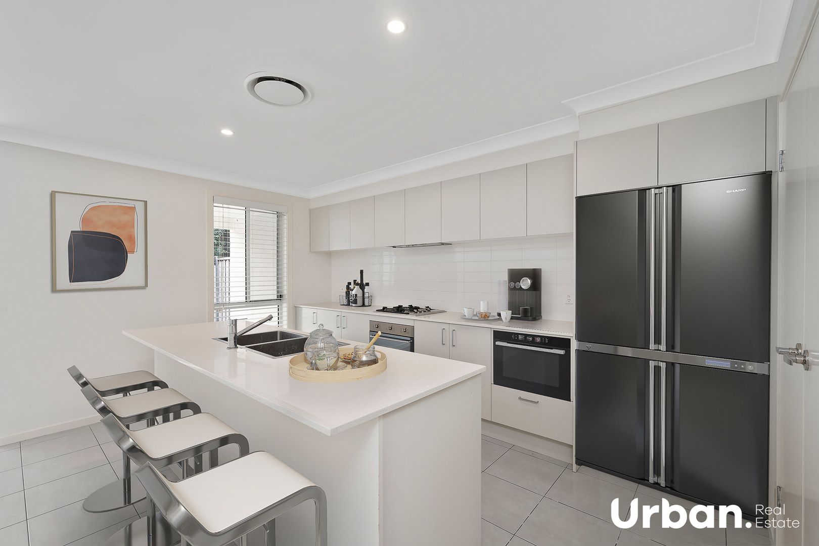 8 Highland Close, Macquarie Links NSW 2565, Image 1