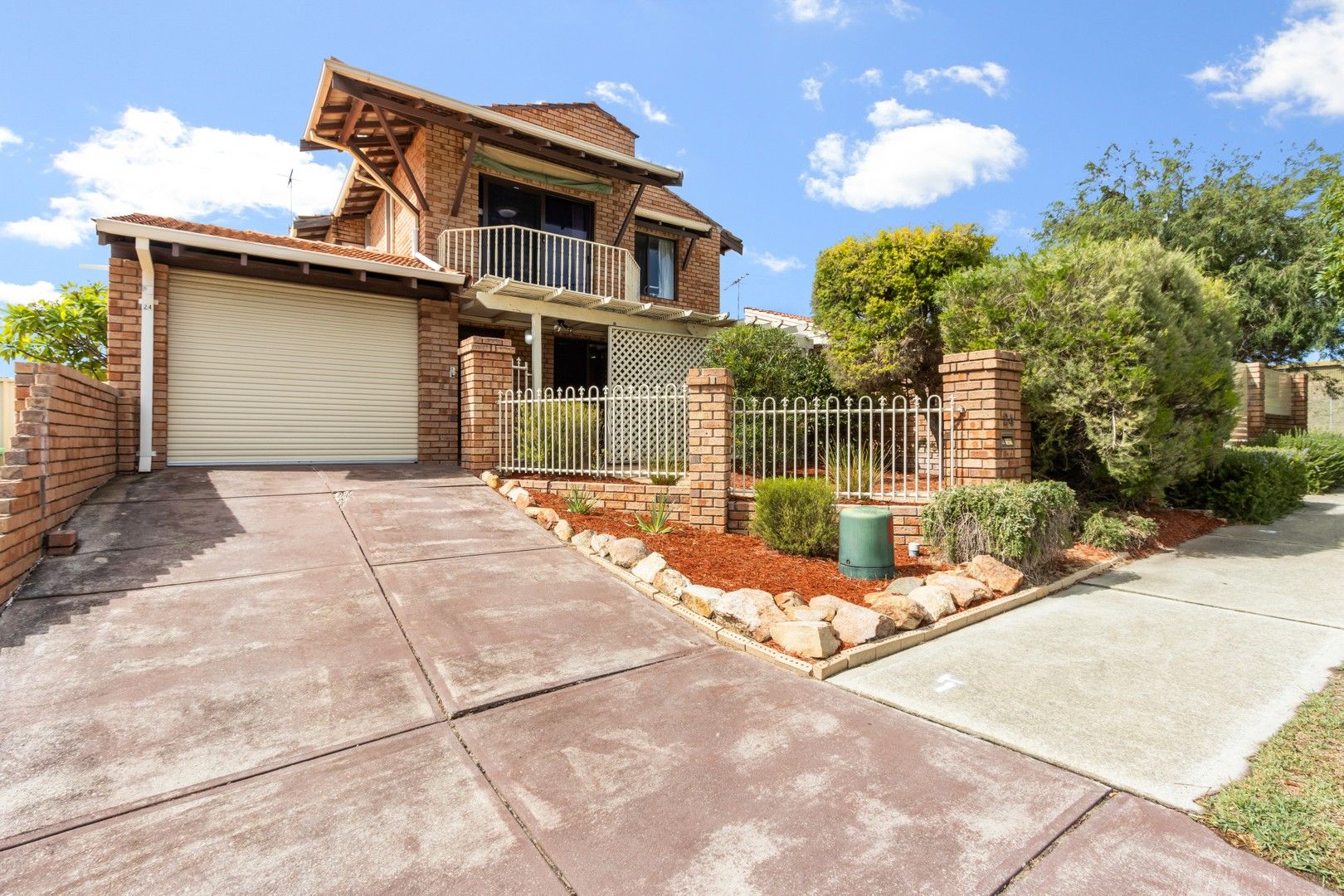 3 bedrooms House in 24 Prinsep Road MELVILLE WA, 6156