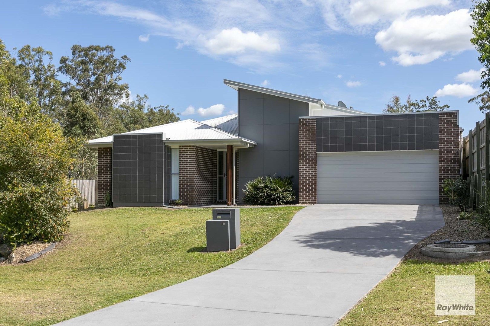 4 bedrooms House in 111 Balthazar Circuit MOUNT COTTON QLD, 4165