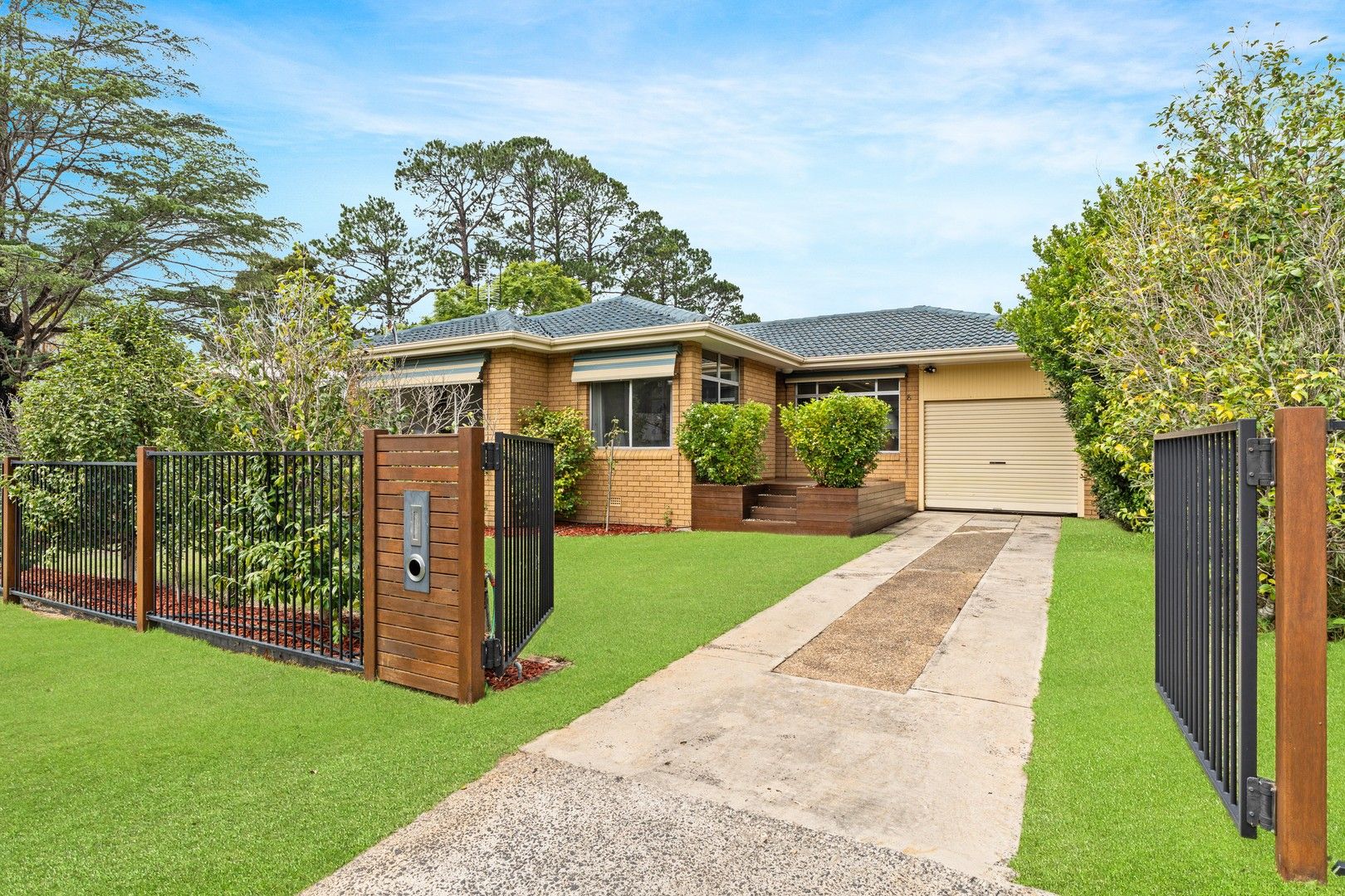 8 Sunshine Drive, Point Clare NSW 2250, Image 0