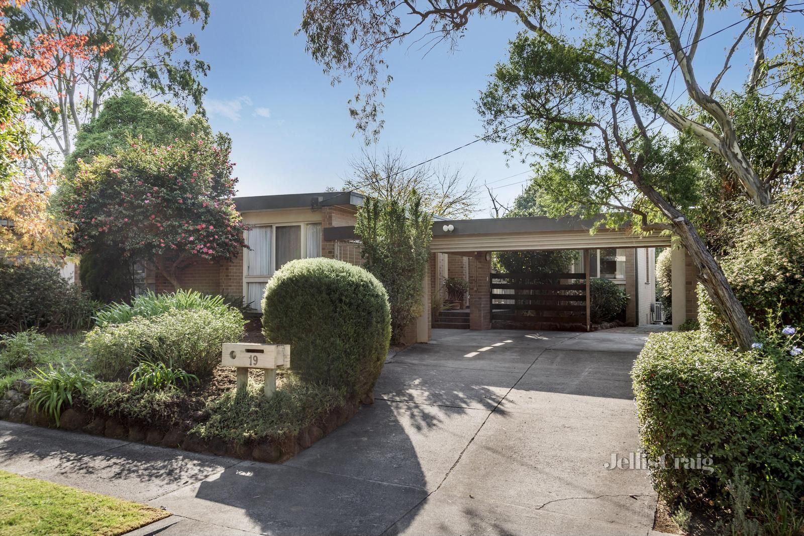 19 Glen Tower Drive, Glen Waverley VIC 3150, Image 0