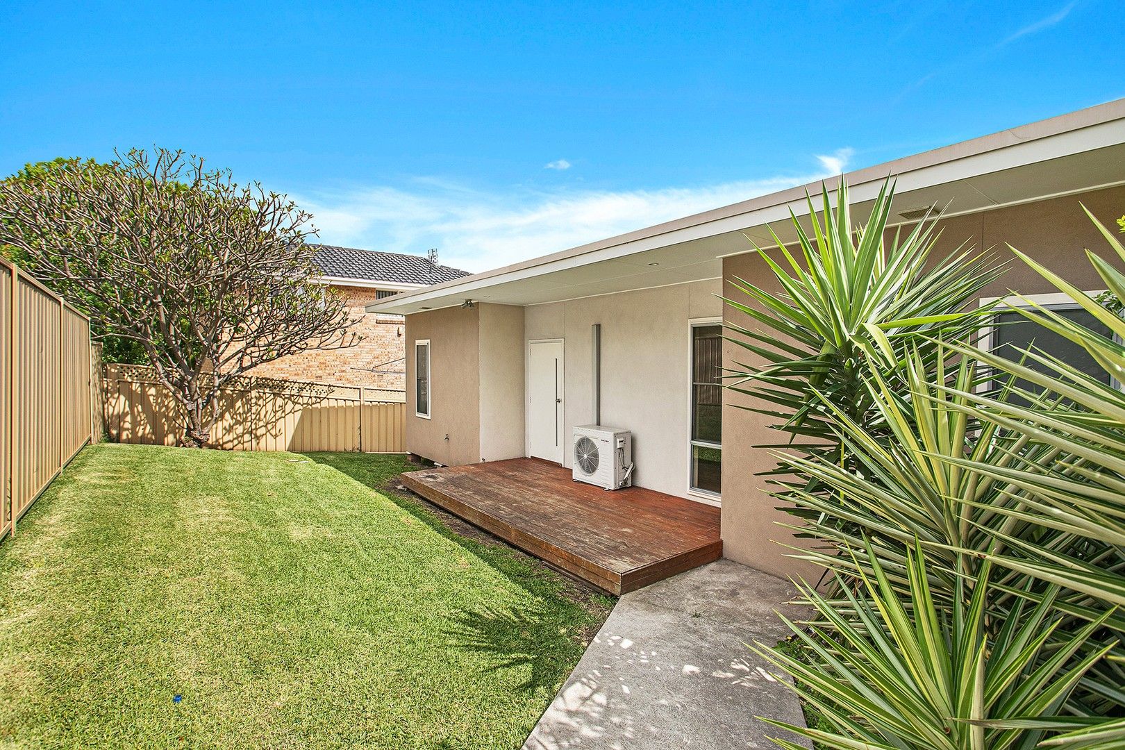 2 bedrooms Villa in 12A Urunga Parade WOLLONGONG NSW, 2500