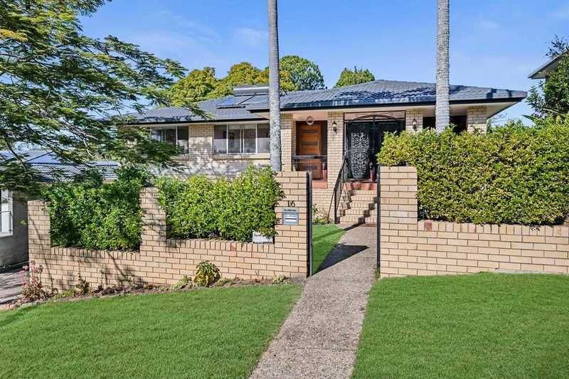 3 bedrooms House in 16 Walpole Street MCDOWALL QLD, 4053