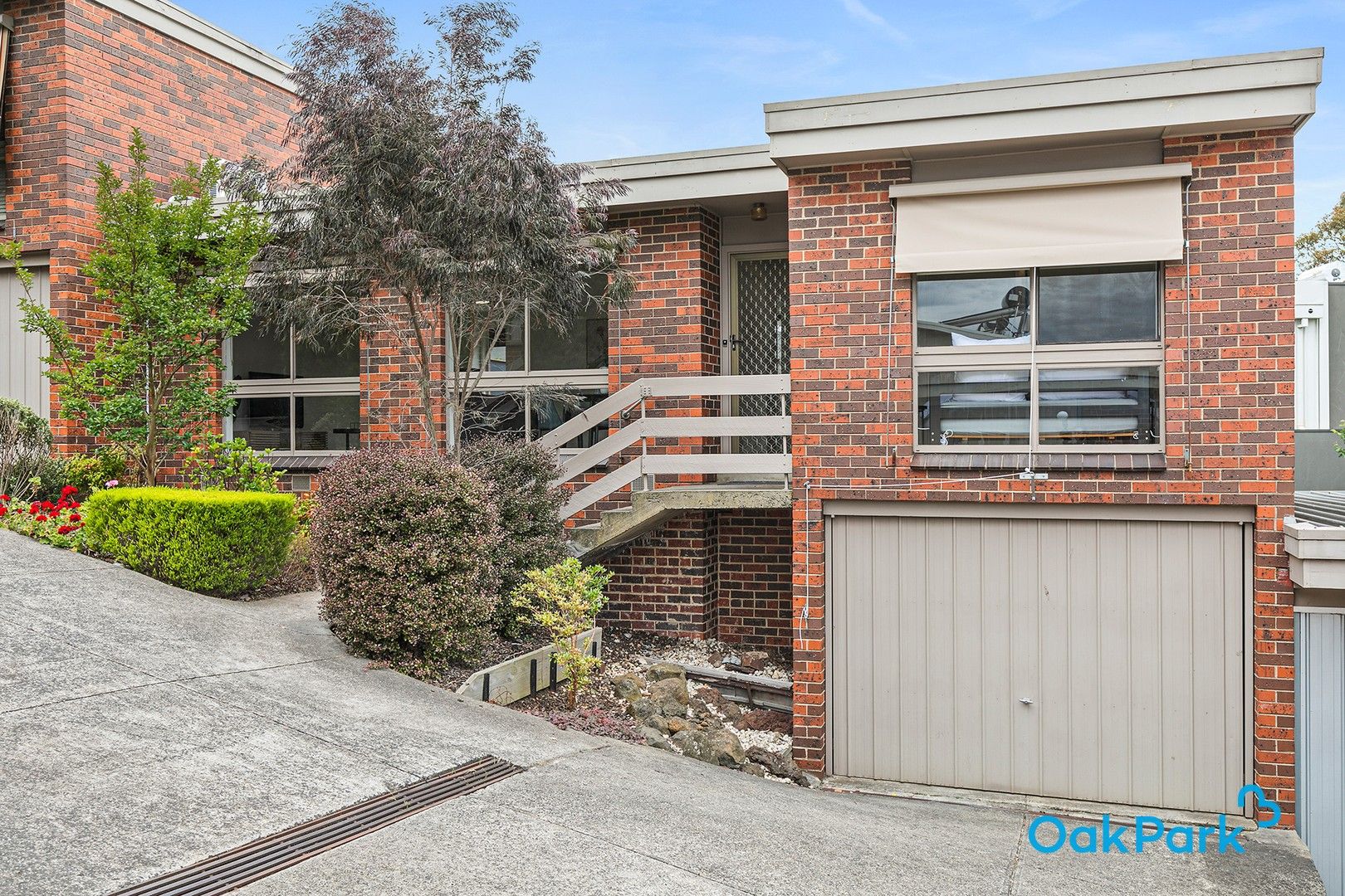 2 bedrooms Villa in 2/12 Austin Crescent PASCOE VALE VIC, 3044