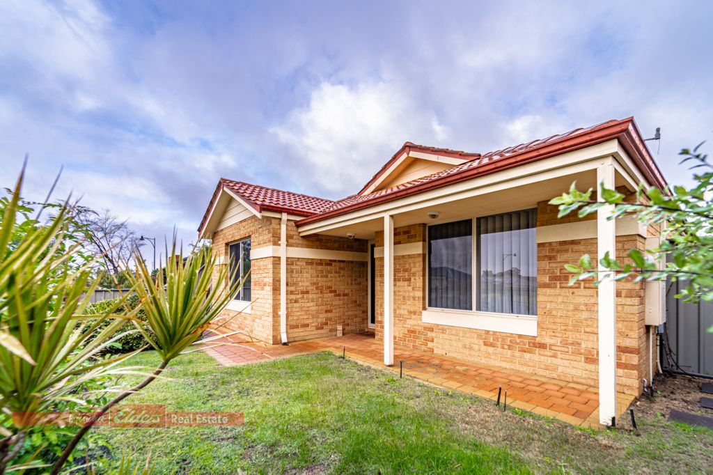 4 bedrooms House in 33 Karridale Loop BALDIVIS WA, 6171