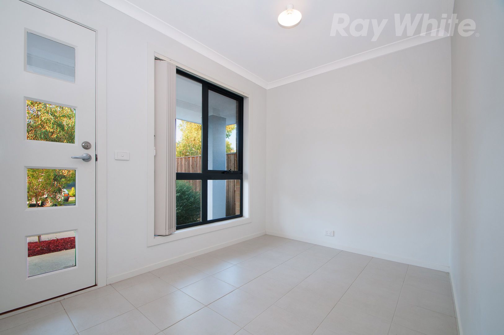 24 Evans Drive, Croydon VIC 3136, Image 2