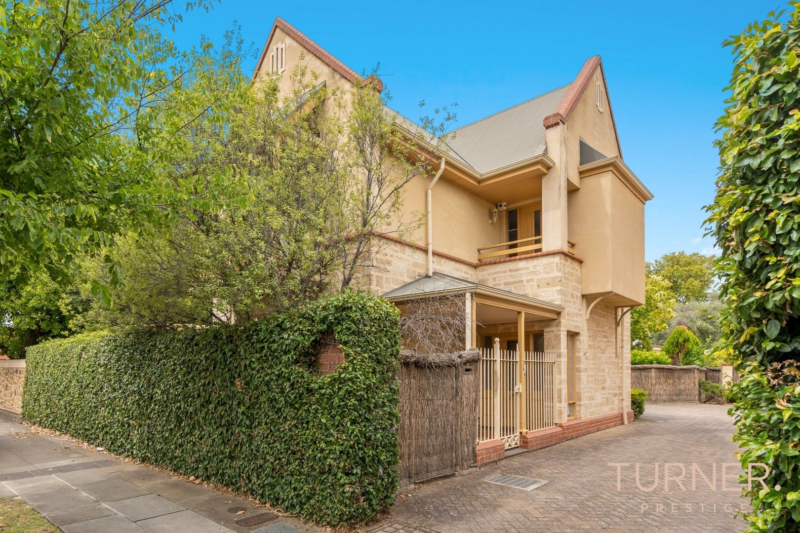 223 Ward Street, North Adelaide SA 5006 Townhouse For Rent 695