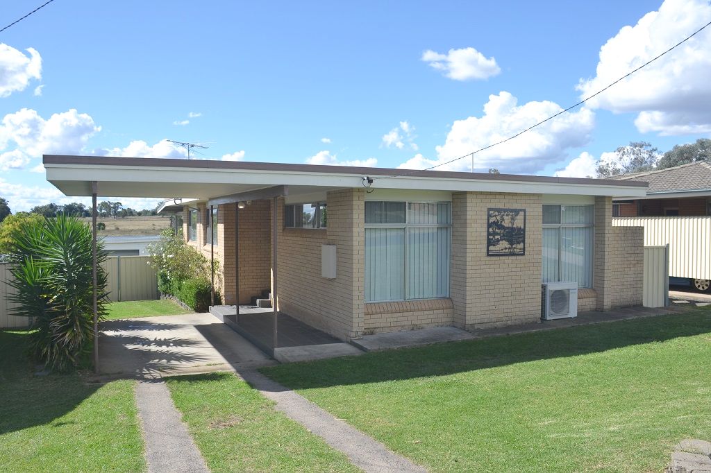 3 bedrooms House in 98 Short Street INVERELL NSW, 2360