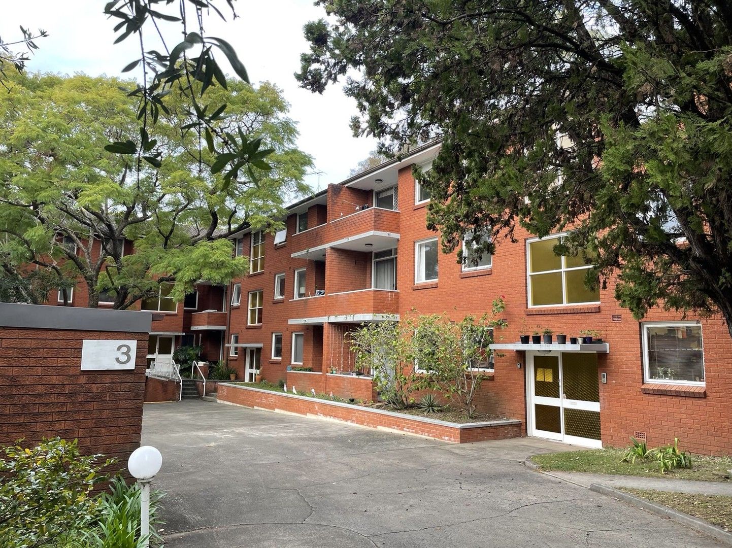 2 bedrooms Apartment / Unit / Flat in 7/3 Chandos St ASHFIELD NSW, 2131