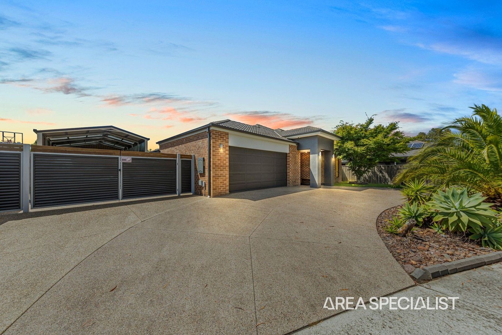 4 bedrooms House in 55 Winneke Way PAKENHAM VIC, 3810