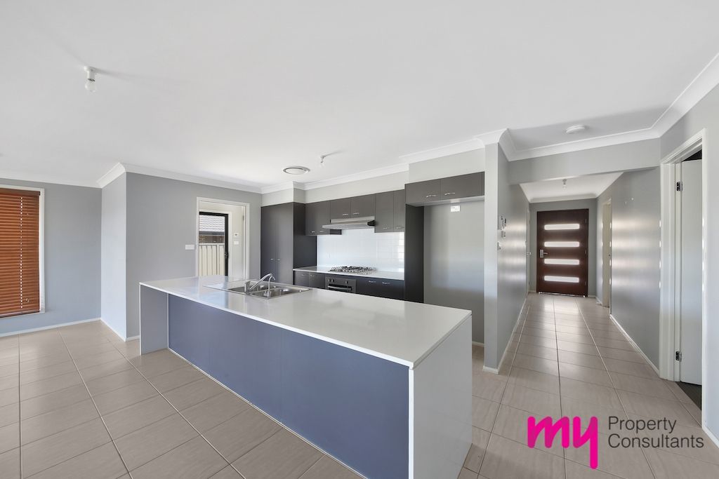 17 Jubilee Circuit, Rosemeadow NSW 2560, Image 2