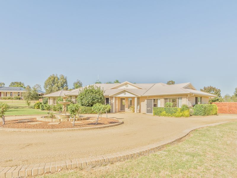 42 Gower Hardy Circuit, Cowra NSW 2794, Image 0