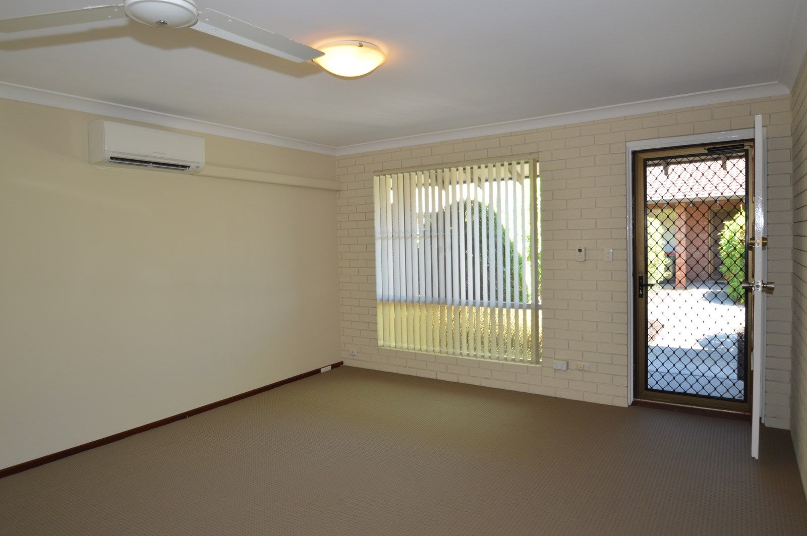 1/145 Lawley Street, Yokine WA 6060, Image 2