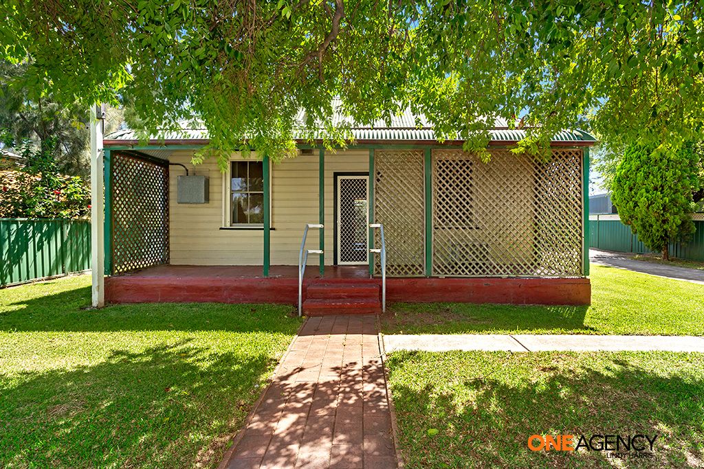 10 Carrington Street, Singleton NSW 2330, Image 2