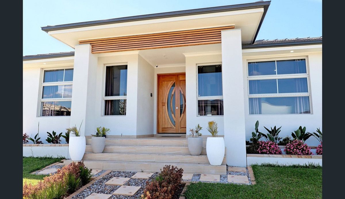 4 bedrooms House in 3 Middleridge Drive GLENMORE PARK NSW, 2745