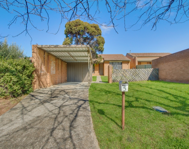 5 Roughley Place, Florey ACT 2615