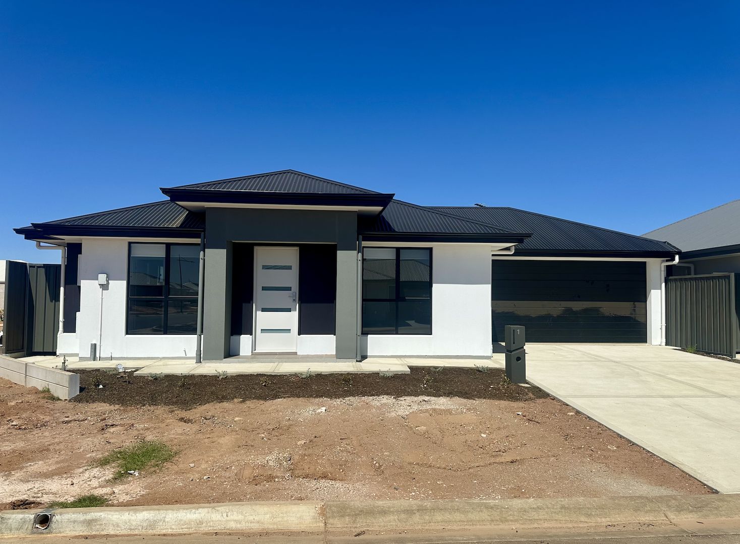 3 bedrooms House in 1 Gabriella Street MUNNO PARA DOWNS SA, 5115