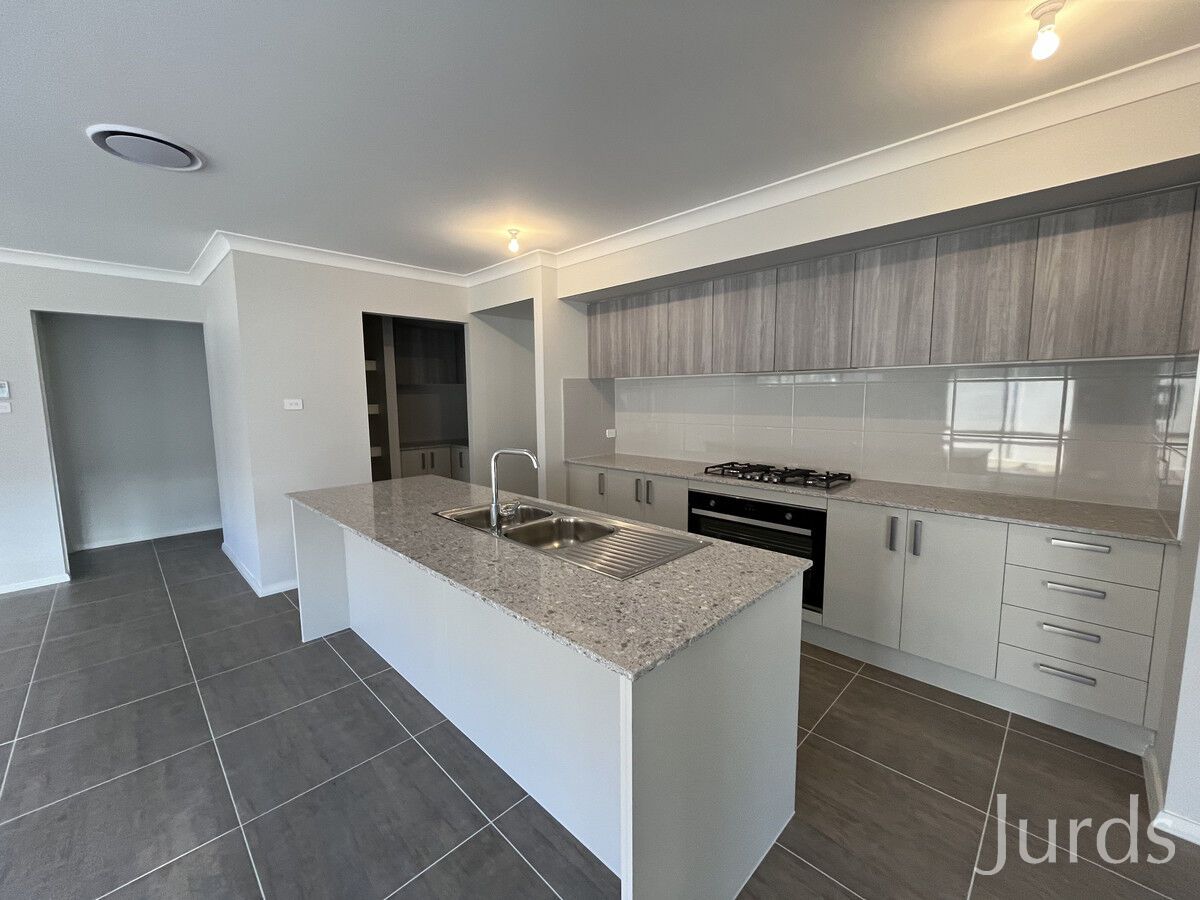 5 bedrooms House in 29 Solomon Street NORTH ROTHBURY NSW, 2335