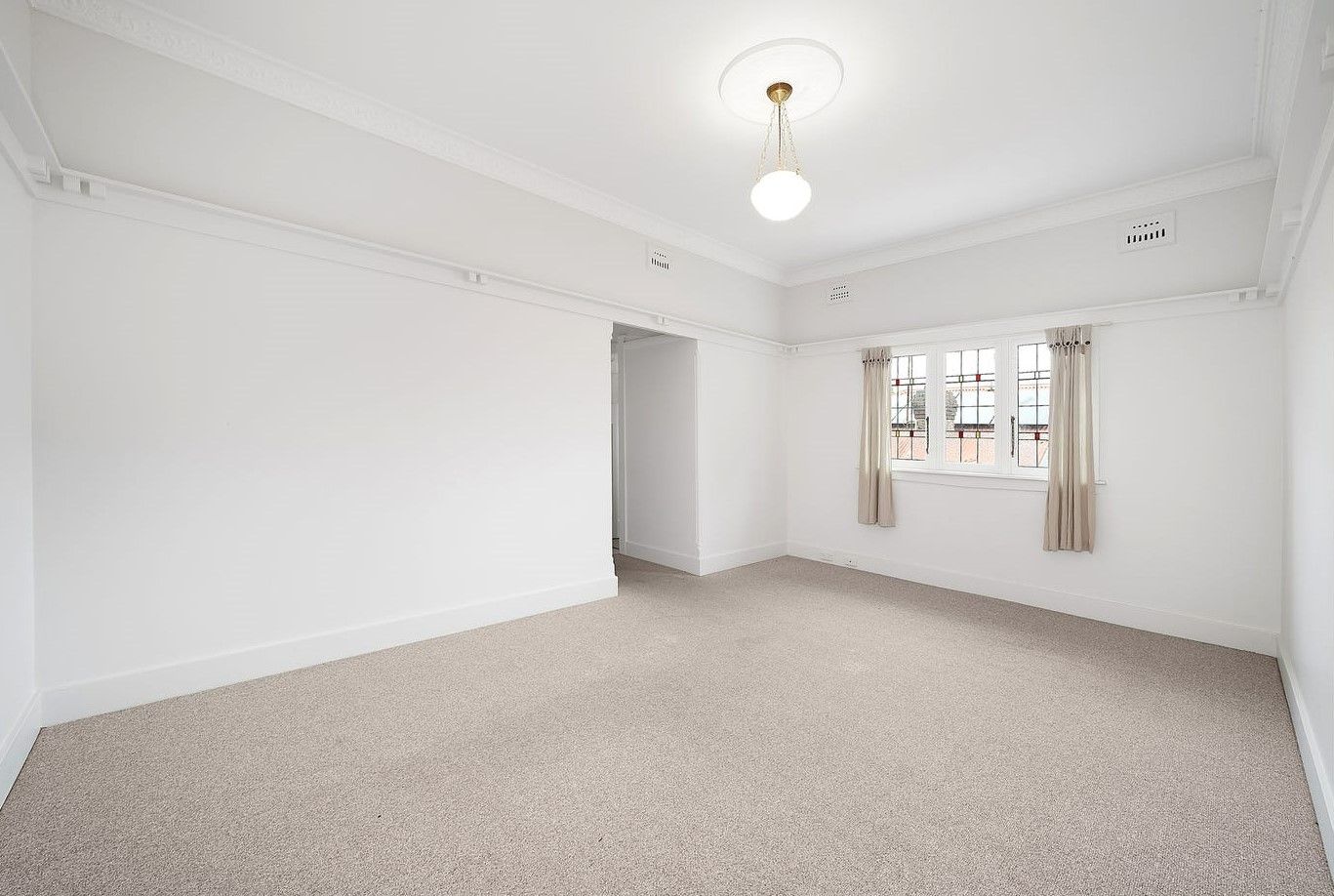 2 bedrooms Apartment / Unit / Flat in 3/81 Todman Avenue KENSINGTON NSW, 2033