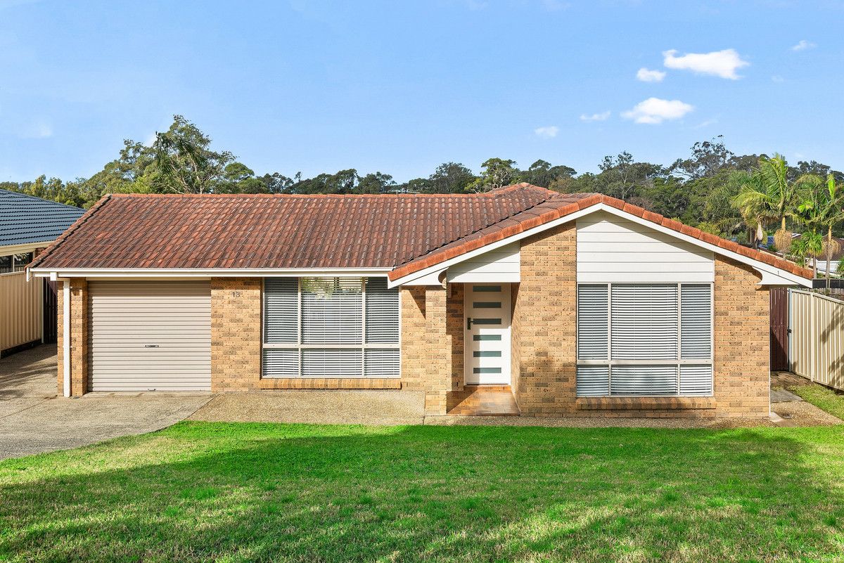 3 bedrooms House in 13 Habeda Avenue HORSLEY NSW, 2530