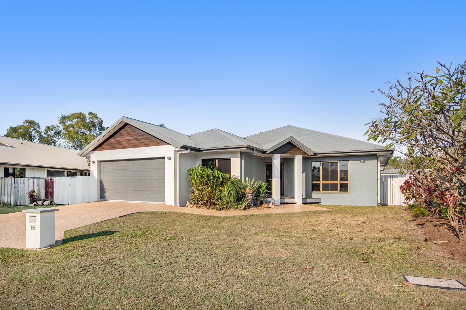 16 Woodwark Drive, Bushland Beach QLD 4818, Image 1