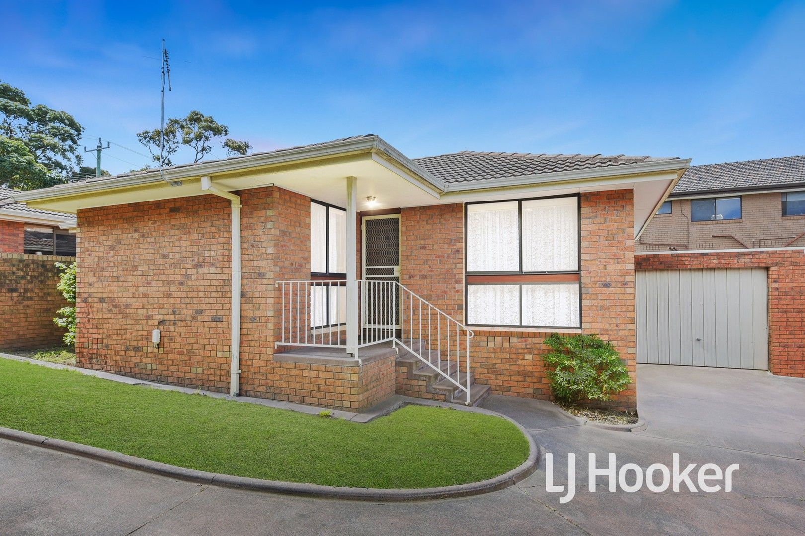 2 bedrooms Apartment / Unit / Flat in 2/11 Close Avenue DANDENONG VIC, 3175