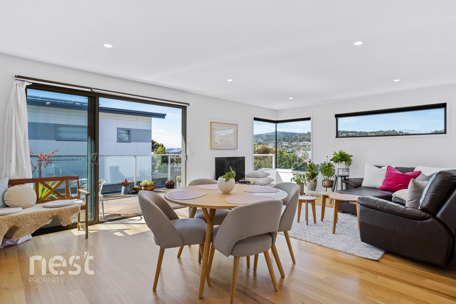 2/3 Derwent Avenue, Blackmans Bay TAS 7052, Image 2